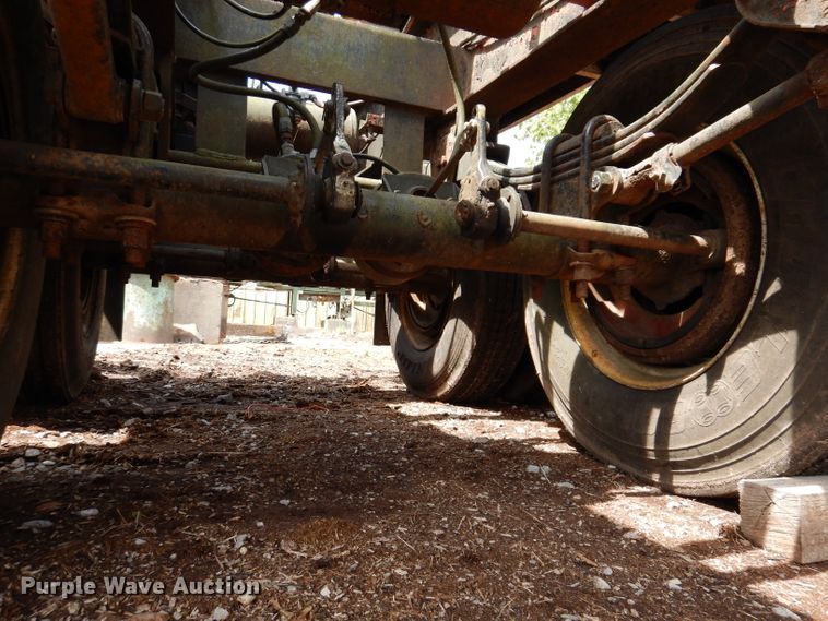 image for item IQ9524 1978 Daco log trailer