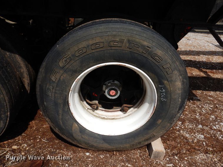 image for item IQ9524 1978 Daco log trailer