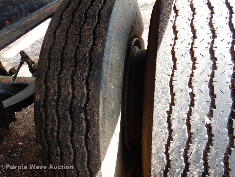 image for item IQ9524 1978 Daco log trailer