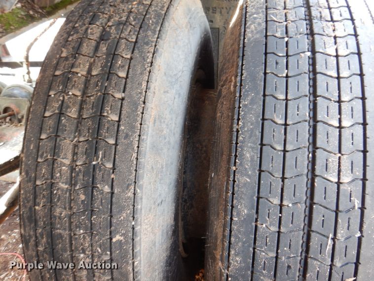 image for item IQ9524 1978 Daco log trailer