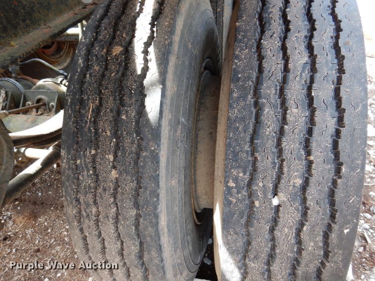 image for item IQ9524 1978 Daco log trailer