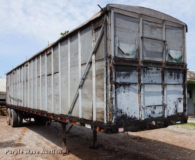 image for item IQ9525 1975 Delta  flatbed trailer