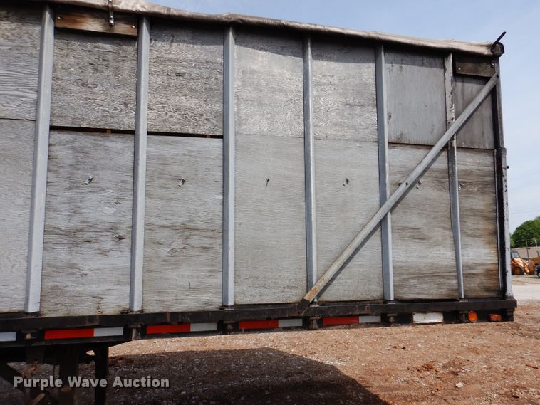 image for item IQ9525 1975 Delta  flatbed trailer