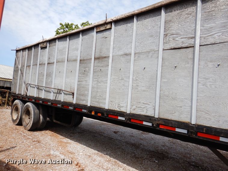 image for item IQ9525 1975 Delta  flatbed trailer