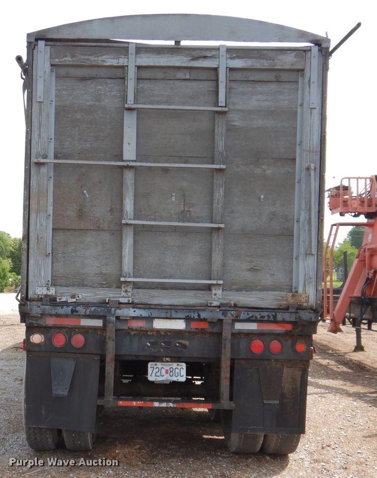 image for item IQ9525 1975 Delta  flatbed trailer