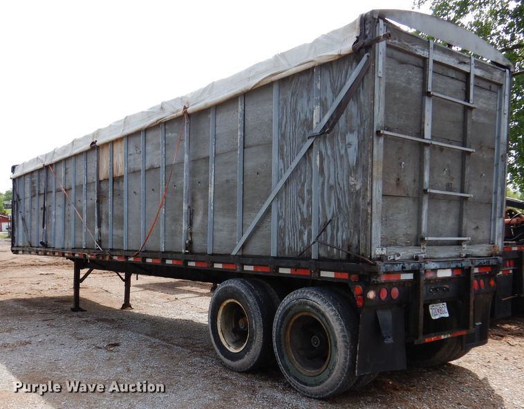 image for item IQ9525 1975 Delta  flatbed trailer
