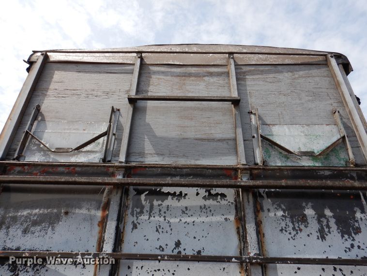 image for item IQ9525 1975 Delta  flatbed trailer