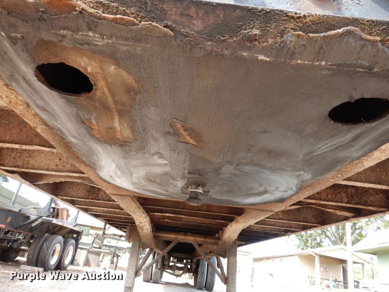 image for item IQ9525 1975 Delta  flatbed trailer