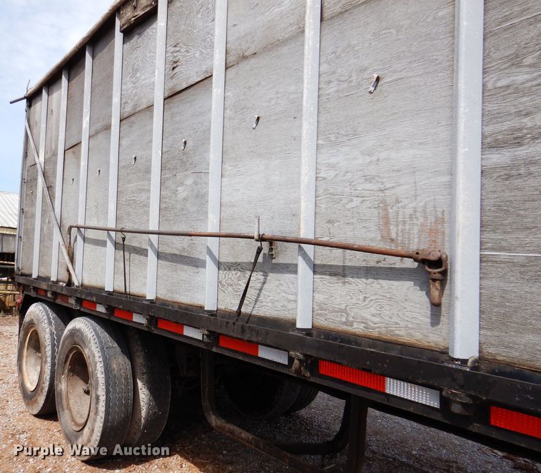 image for item IQ9525 1975 Delta  flatbed trailer