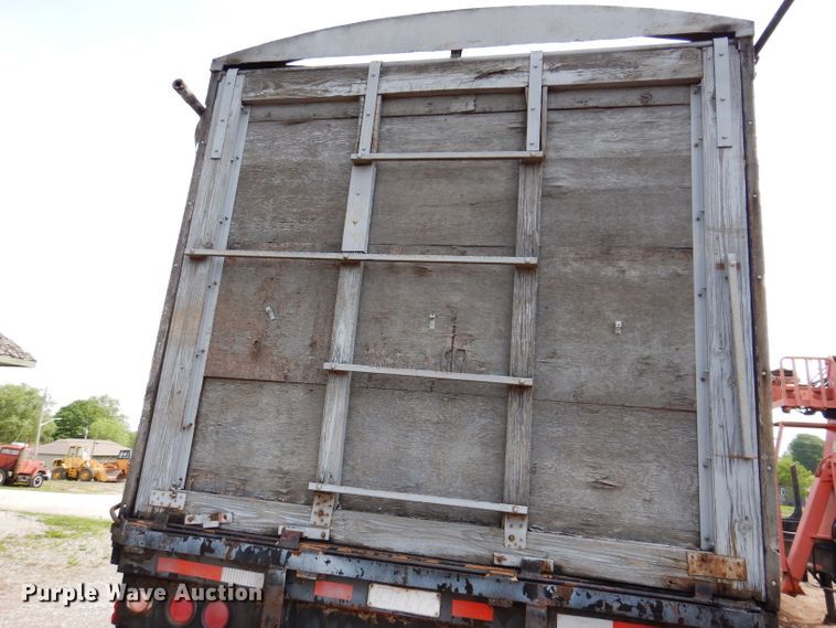 image for item IQ9525 1975 Delta  flatbed trailer