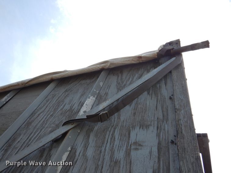 image for item IQ9525 1975 Delta  flatbed trailer