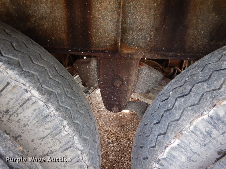 image for item IQ9525 1975 Delta  flatbed trailer