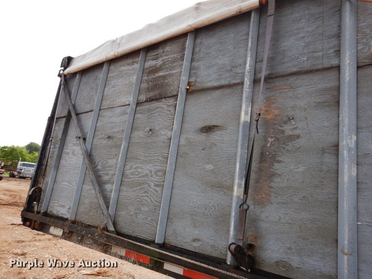 image for item IQ9525 1975 Delta  flatbed trailer