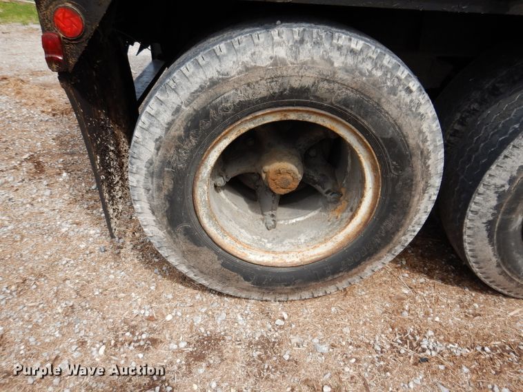 image for item IQ9525 1975 Delta  flatbed trailer