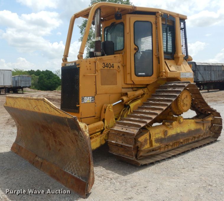 image for item IQ9526 1990 Caterpillar D4H Series II  dozer