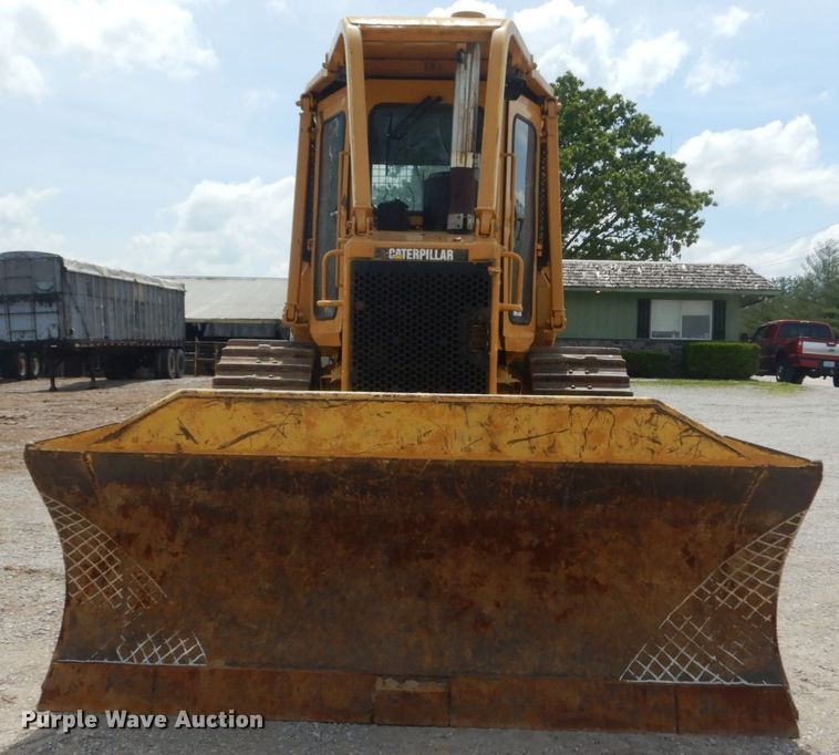 image for item IQ9526 1990 Caterpillar D4H Series II  dozer