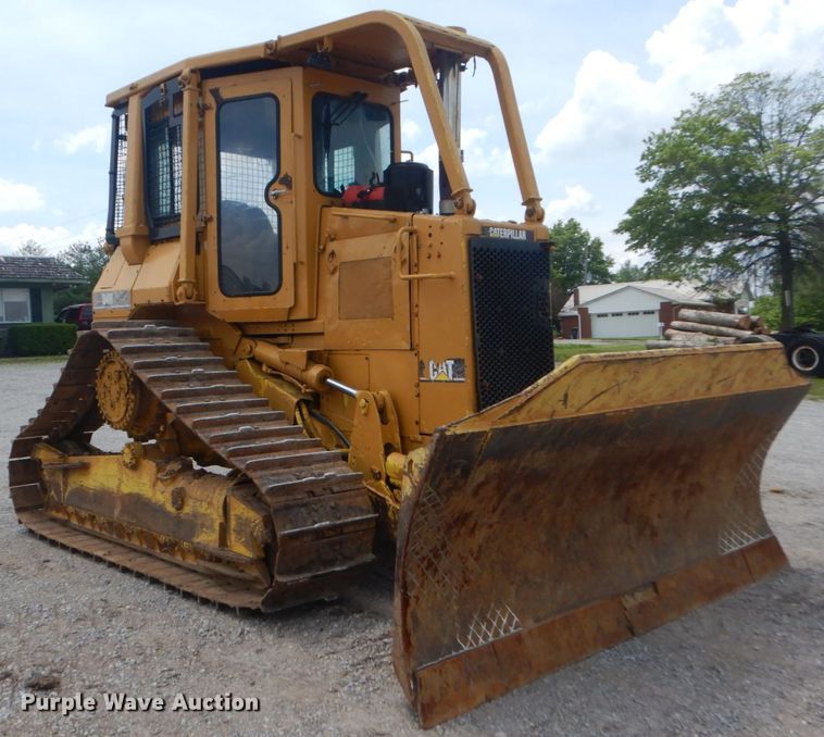 image for item IQ9526 1990 Caterpillar D4H Series II  dozer
