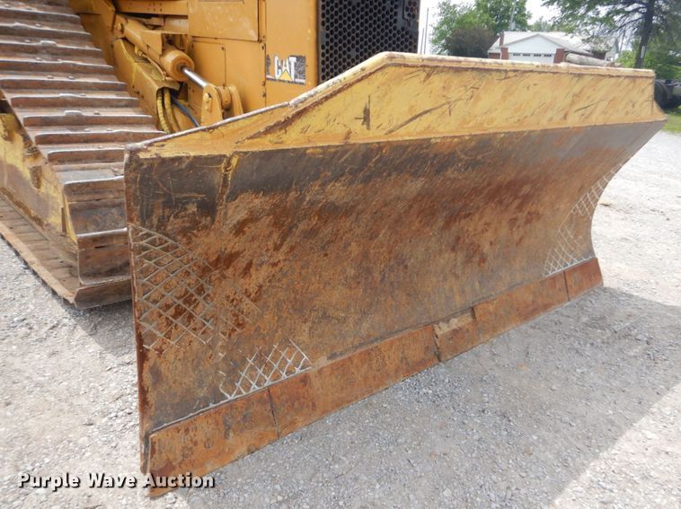 image for item IQ9526 1990 Caterpillar D4H Series II  dozer