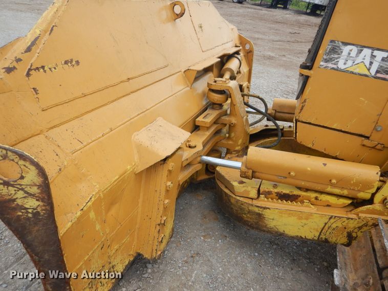 image for item IQ9526 1990 Caterpillar D4H Series II  dozer
