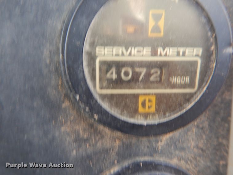 image for item IQ9526 1990 Caterpillar D4H Series II  dozer