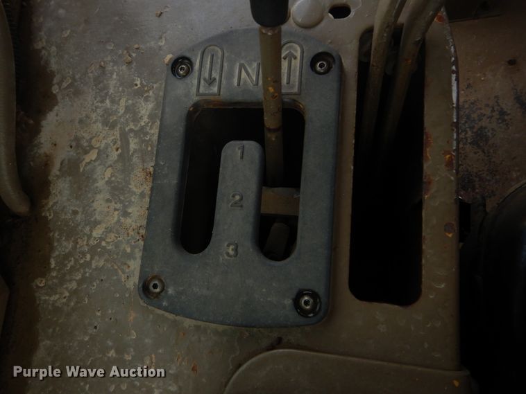 image for item IQ9526 1990 Caterpillar D4H Series II  dozer