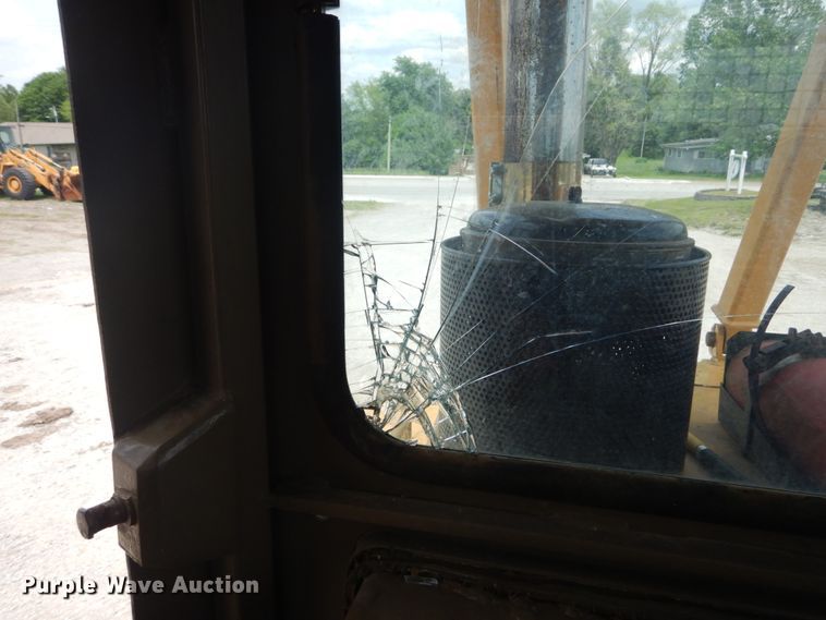 image for item IQ9526 1990 Caterpillar D4H Series II  dozer