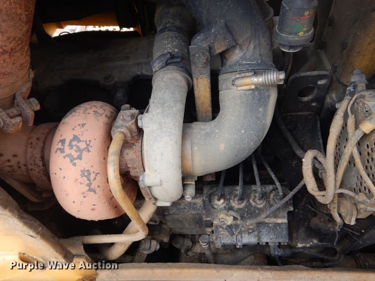 image for item IQ9526 1990 Caterpillar D4H Series II  dozer