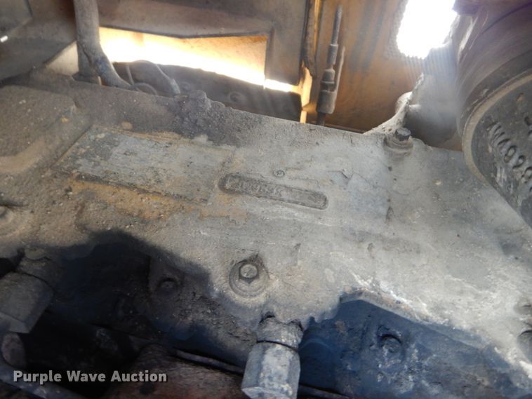 image for item IQ9526 1990 Caterpillar D4H Series II  dozer