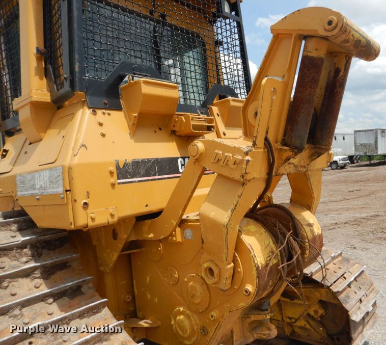 image for item IQ9526 1990 Caterpillar D4H Series II  dozer