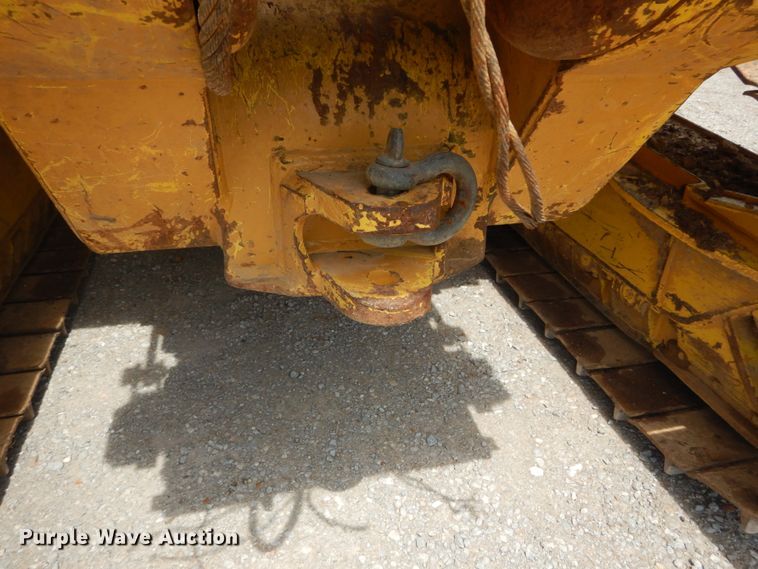 image for item IQ9526 1990 Caterpillar D4H Series II  dozer