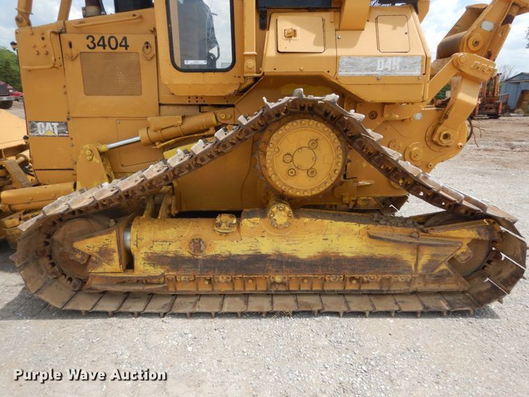 image for item IQ9526 1990 Caterpillar D4H Series II  dozer