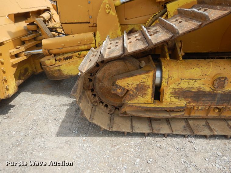 image for item IQ9526 1990 Caterpillar D4H Series II  dozer