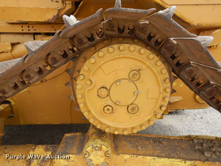 image for item IQ9526 1990 Caterpillar D4H Series II  dozer