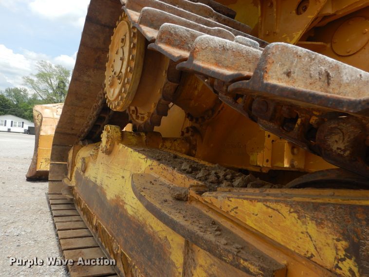 image for item IQ9526 1990 Caterpillar D4H Series II  dozer
