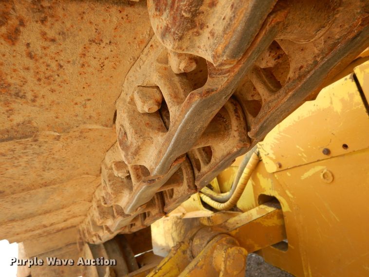 image for item IQ9526 1990 Caterpillar D4H Series II  dozer
