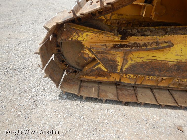 image for item IQ9526 1990 Caterpillar D4H Series II  dozer