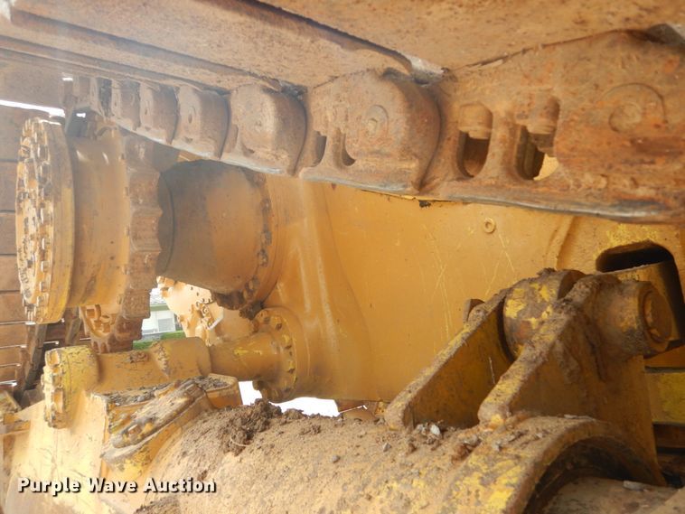 image for item IQ9526 1990 Caterpillar D4H Series II  dozer