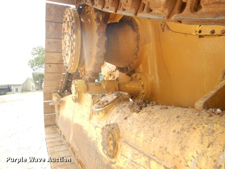 image for item IQ9526 1990 Caterpillar D4H Series II  dozer