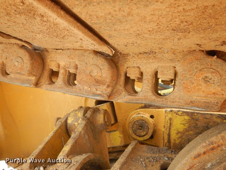 image for item IQ9526 1990 Caterpillar D4H Series II  dozer