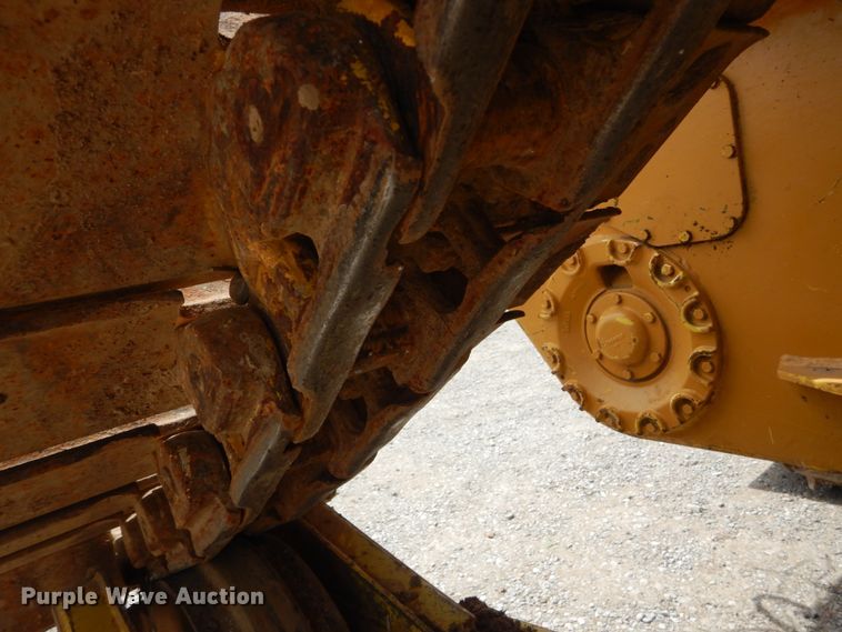 image for item IQ9526 1990 Caterpillar D4H Series II  dozer