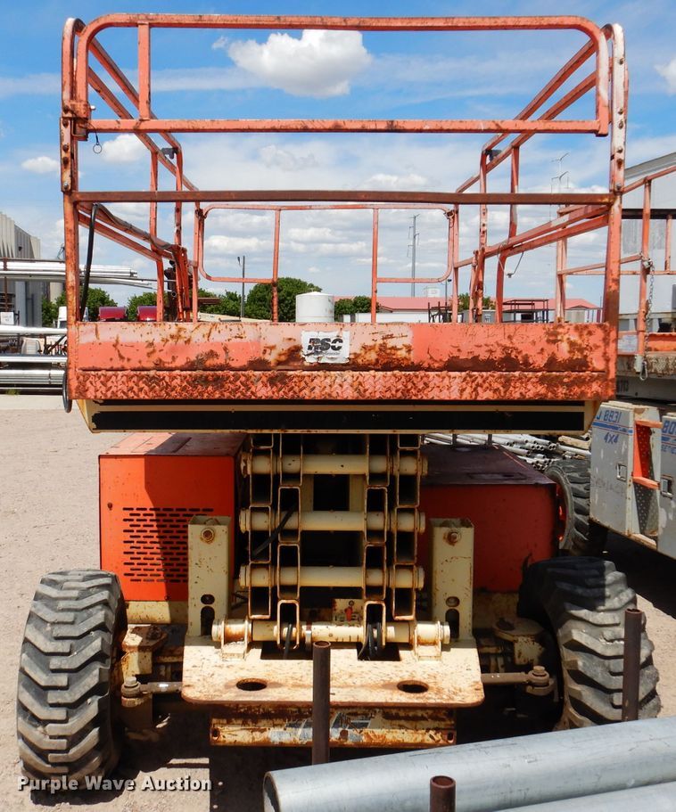 image for item IQ9547 1997 JLG 33RTS  scissor lift