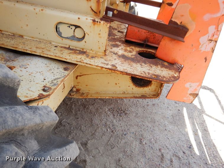 image for item IQ9547 1997 JLG 33RTS  scissor lift