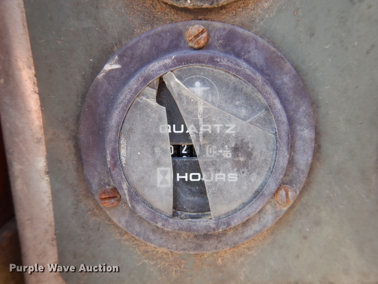 image for item IQ9547 1997 JLG 33RTS  scissor lift