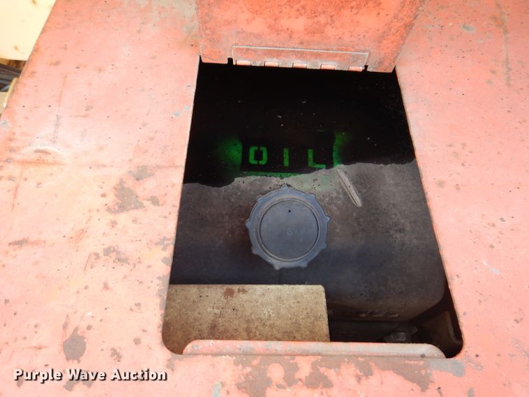 image for item IQ9547 1997 JLG 33RTS  scissor lift