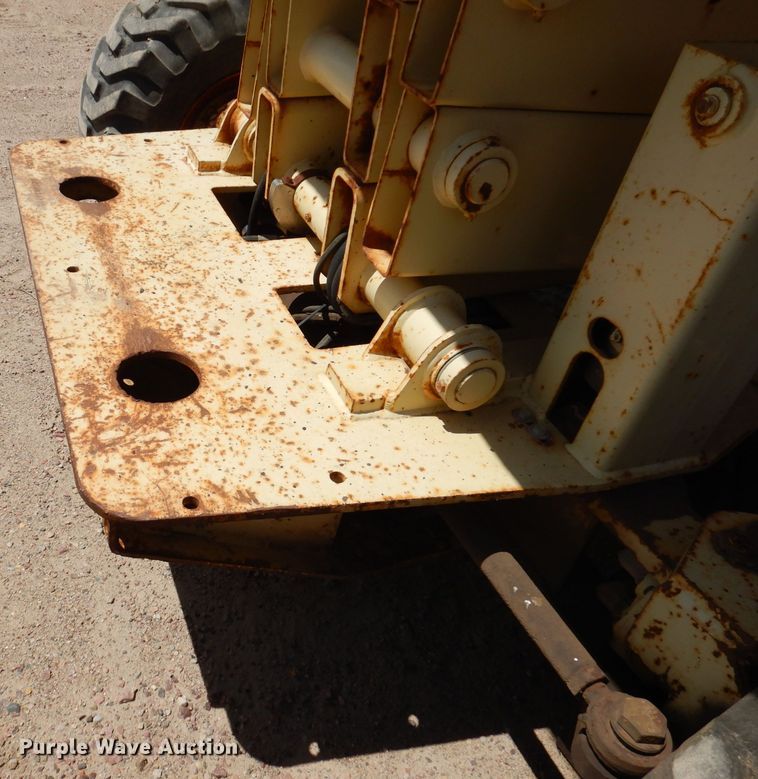 image for item IQ9547 1997 JLG 33RTS  scissor lift