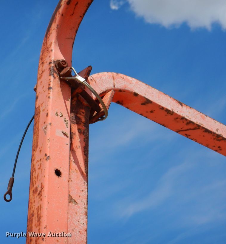 image for item IQ9547 1997 JLG 33RTS  scissor lift