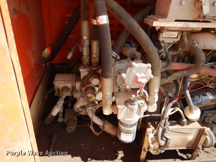 image for item IQ9547 1997 JLG 33RTS  scissor lift