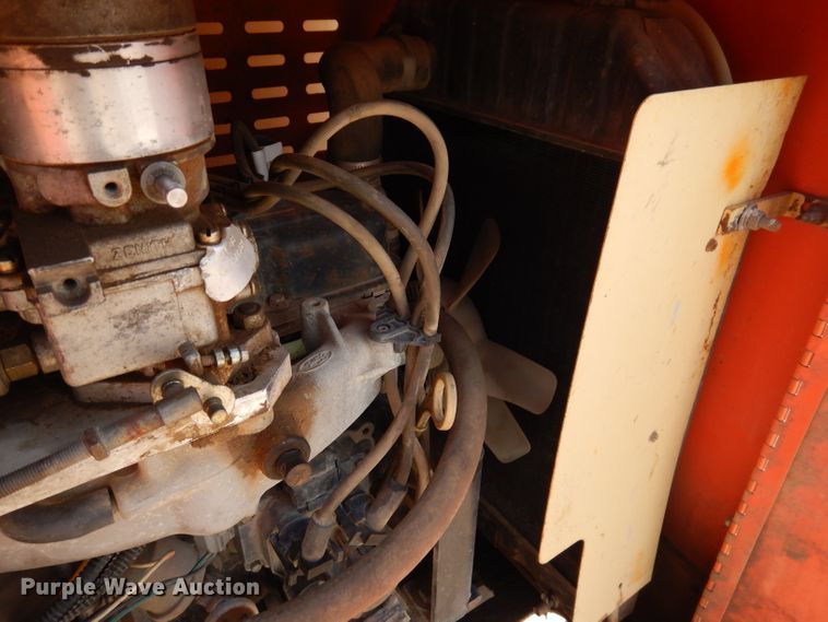 image for item IQ9547 1997 JLG 33RTS  scissor lift