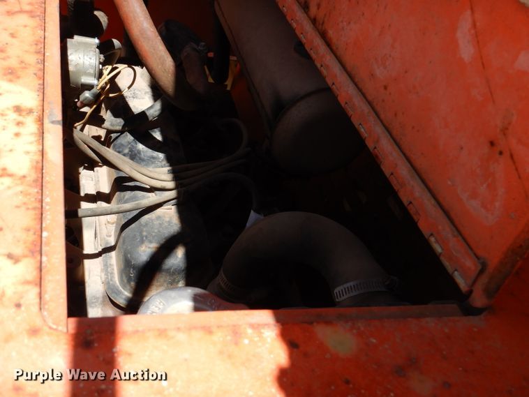 image for item IQ9547 1997 JLG 33RTS  scissor lift