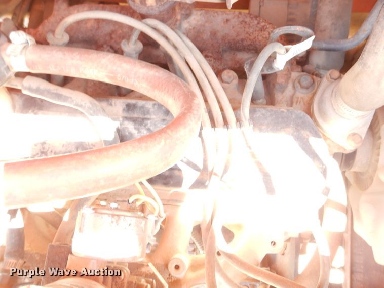 image for item IQ9547 1997 JLG 33RTS  scissor lift